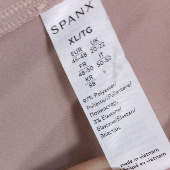 NWT SPANX Satin V-Neck Racerback Cami $68 - Picture 7 of 7